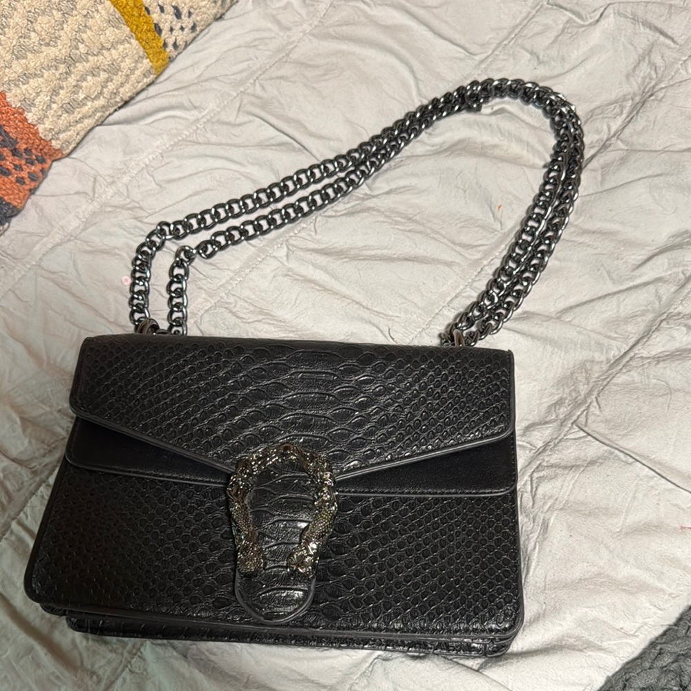 Gucci Black Textured Shoulder Bag with Chain Strap